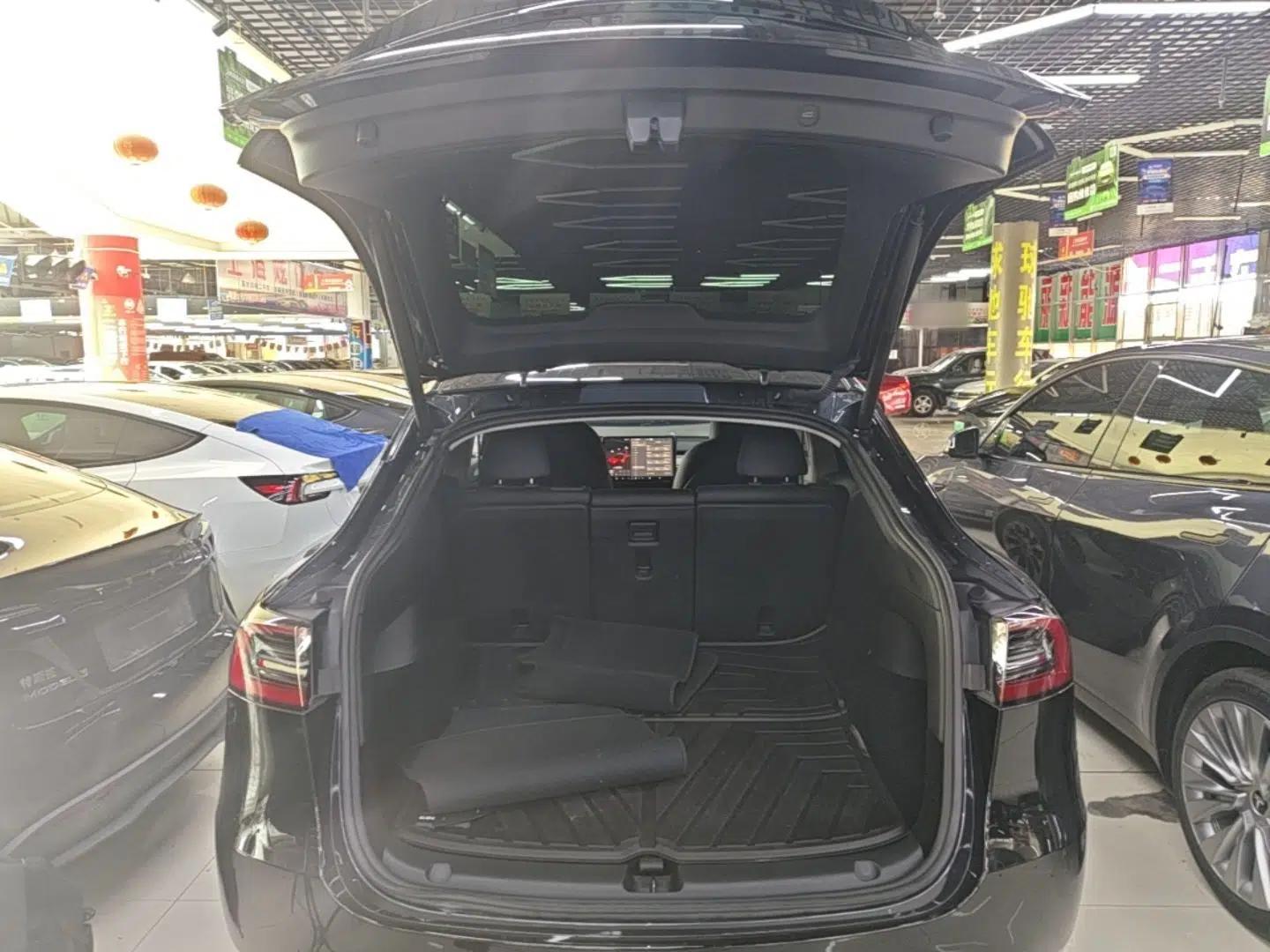 Tesla Model Y 2024 Rear-Wheel-Drive Version — миниатюра 22
