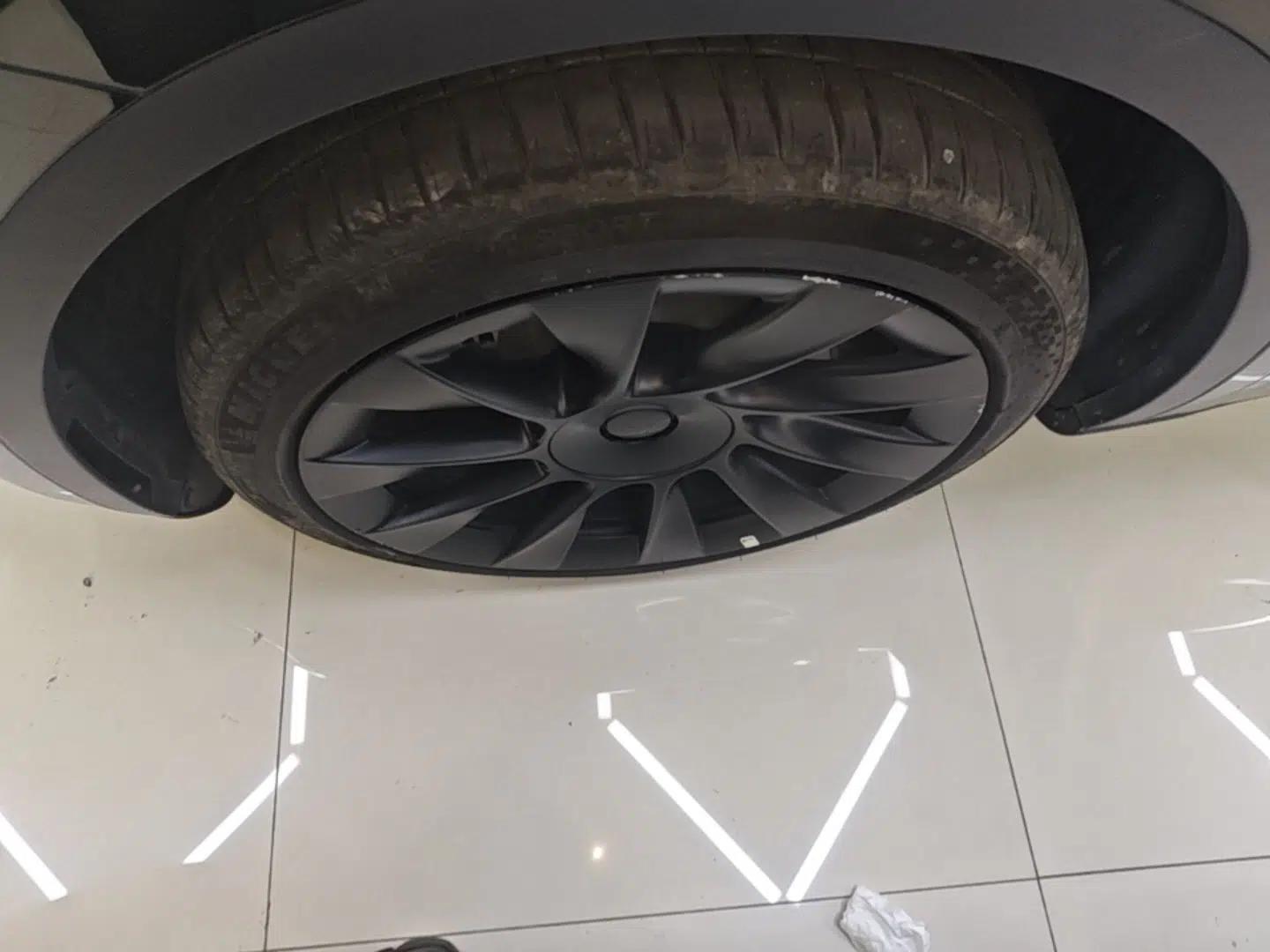 Tesla Model Y 2024 Rear-Wheel-Drive Version — миниатюра 10