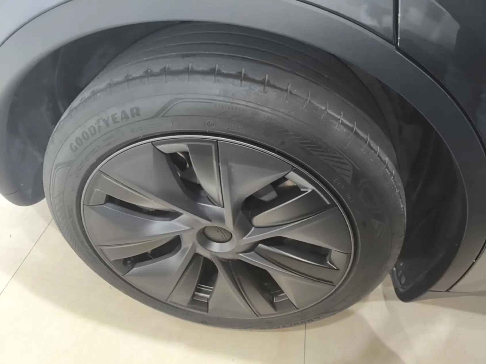 Tesla Model Y 2024 Rear-Wheel-Drive Version — миниатюра 11