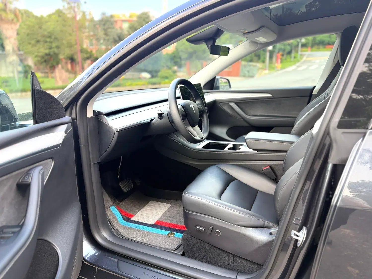 Tesla Model Y 2024 Rear-Wheel-Drive Version — миниатюра 17
