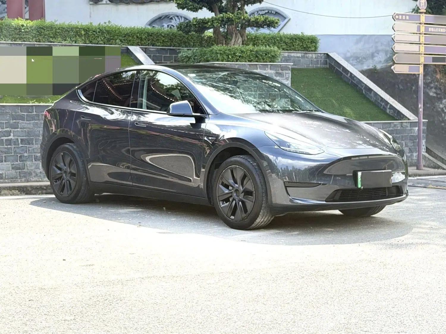 Tesla Model Y 2024 Rear-Wheel-Drive Version — миниатюра 3