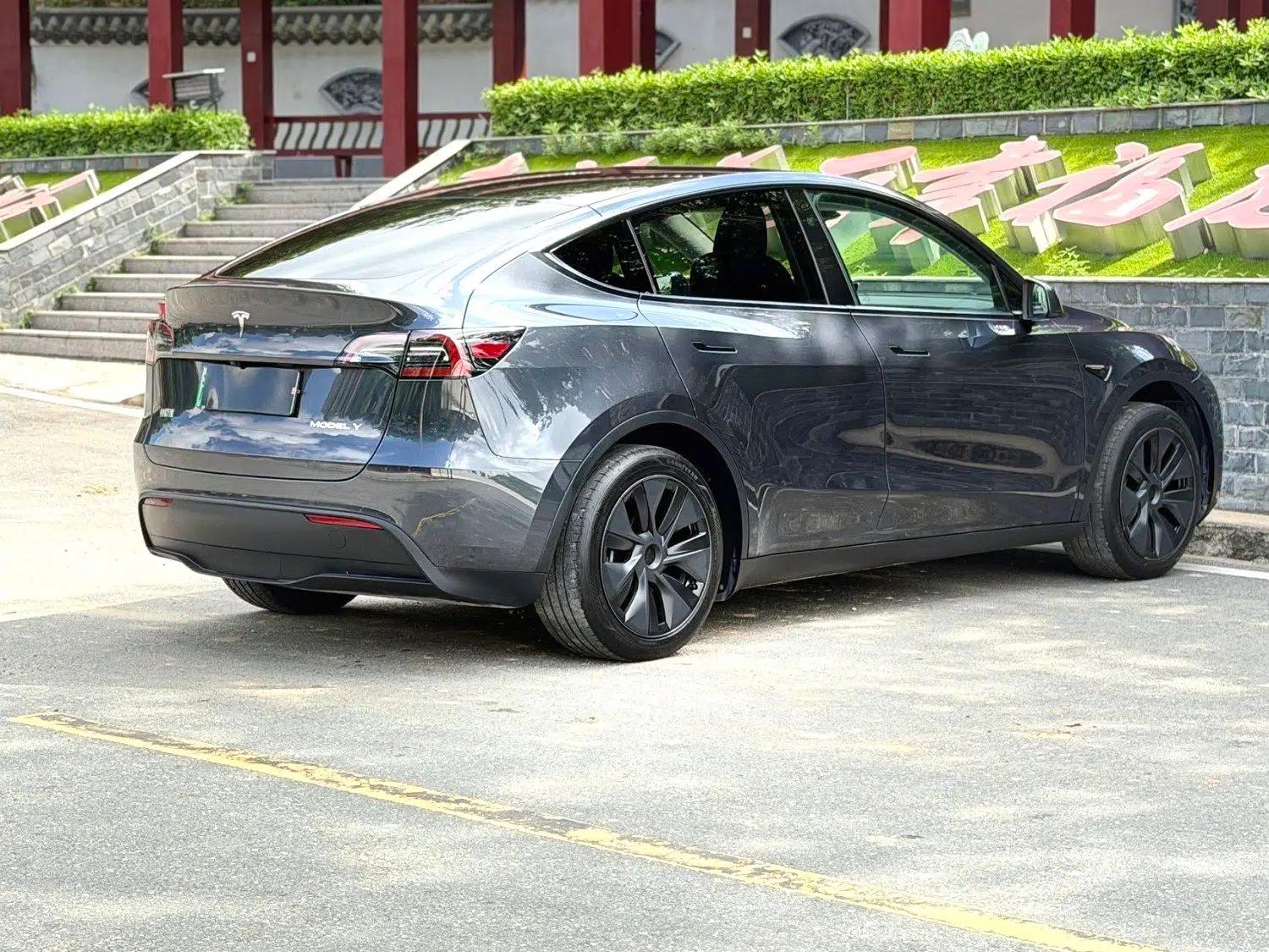 Tesla Model Y 2024 Rear-Wheel-Drive Version — миниатюра 6