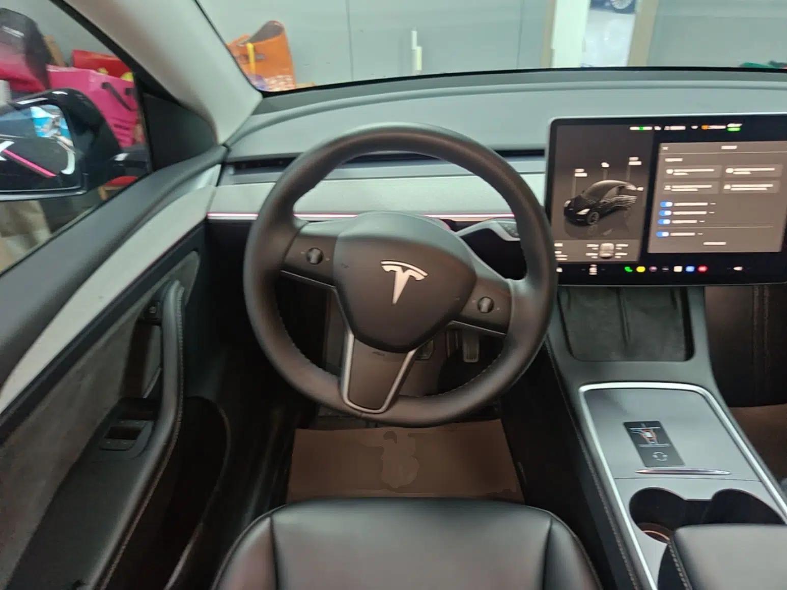 Tesla Model Y 2024 Rear-Wheel-Drive Version — миниатюра 13