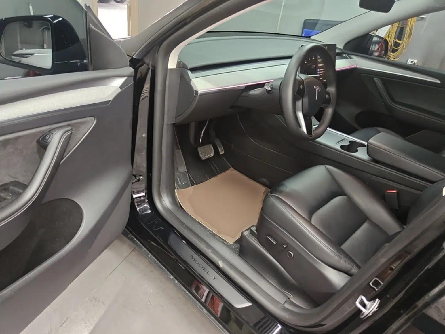 Tesla Model Y 2024 Rear-Wheel-Drive Version — миниатюра 18