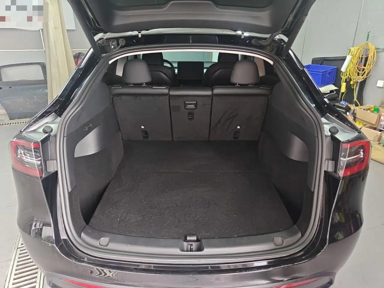 Tesla Model Y 2024 Rear-Wheel-Drive Version — миниатюра 22