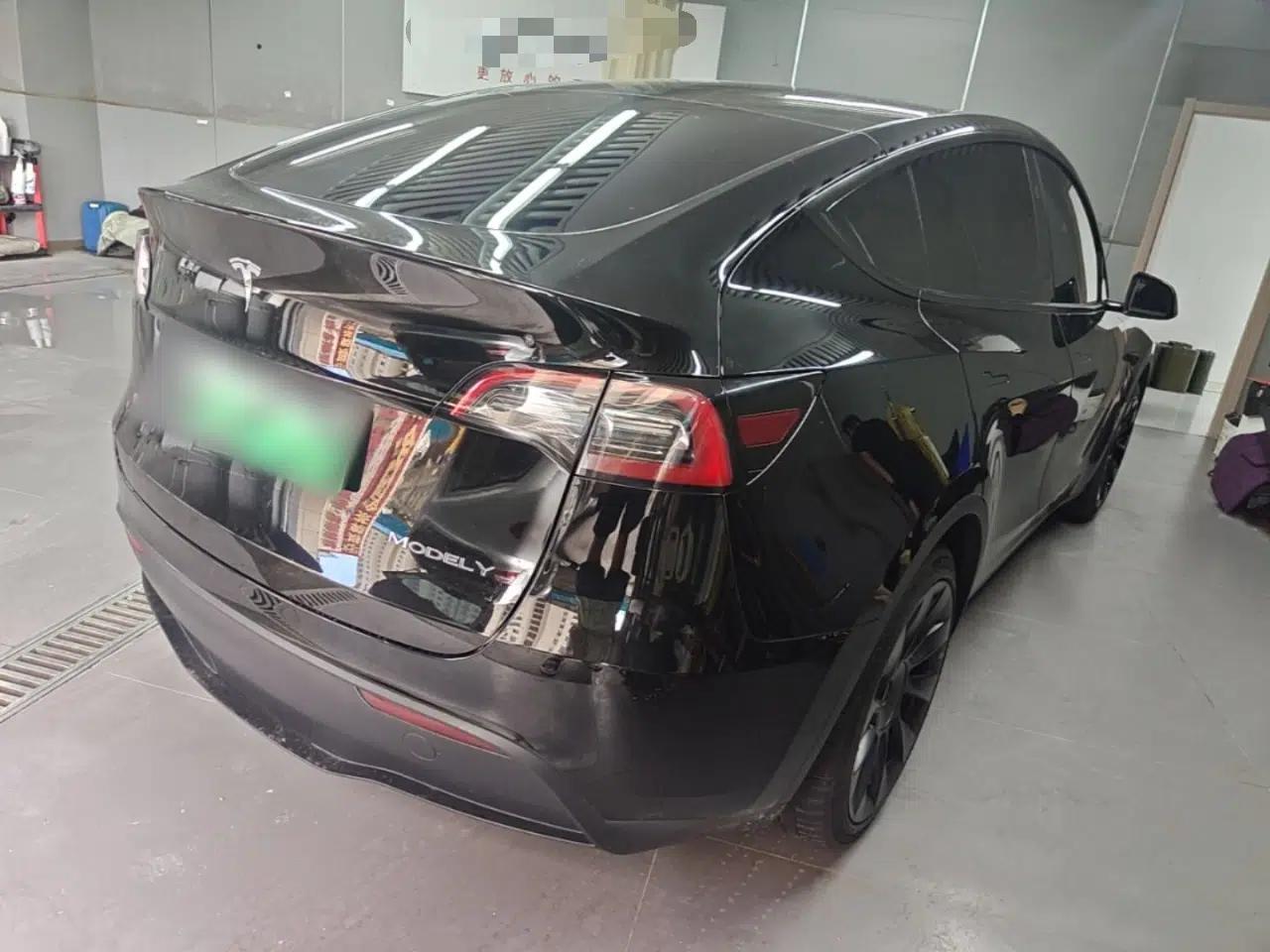Tesla Model Y 2024 Rear-Wheel-Drive Version — миниатюра 6