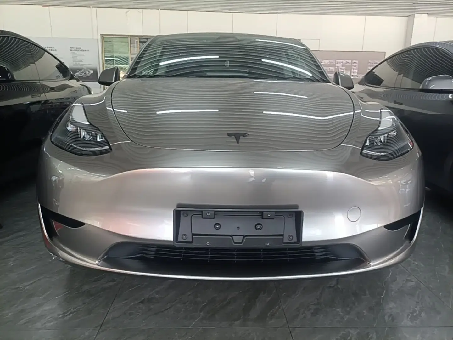 Tesla Model Y 2024 Rear-Wheel-Drive Version — миниатюра 2
