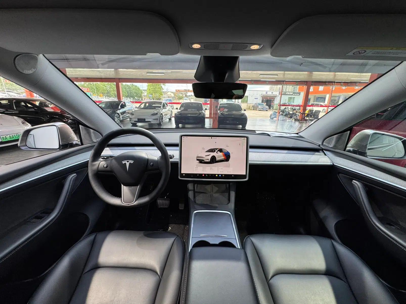 Tesla Model Y 2024 Rear-Wheel-Drive Version — миниатюра 12