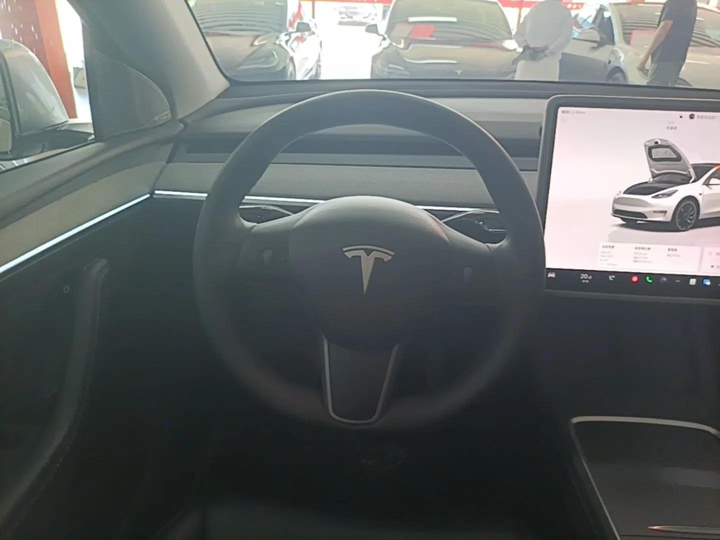 Tesla Model Y 2024 Rear-Wheel-Drive Version — миниатюра 13
