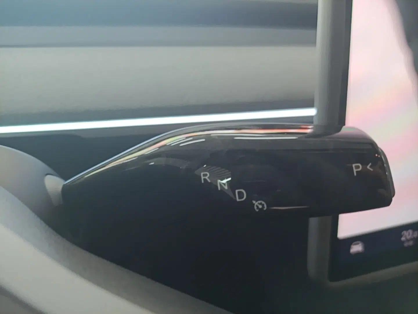 Tesla Model Y 2024 Rear-Wheel-Drive Version — миниатюра 16