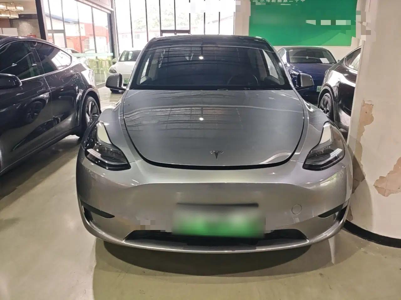 Tesla Model Y 2024 Rear-Wheel-Drive Version — миниатюра 2