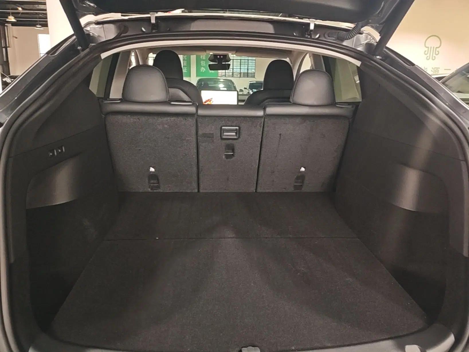 Tesla Model Y 2024 Rear-Wheel-Drive Version — миниатюра 22
