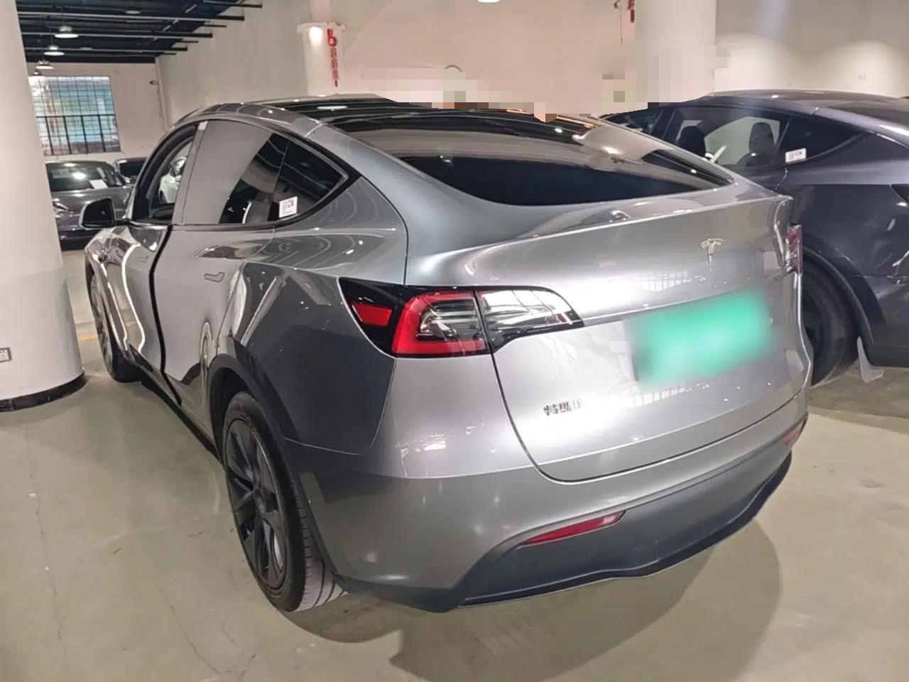 Tesla Model Y 2024 Rear-Wheel-Drive Version — миниатюра 4