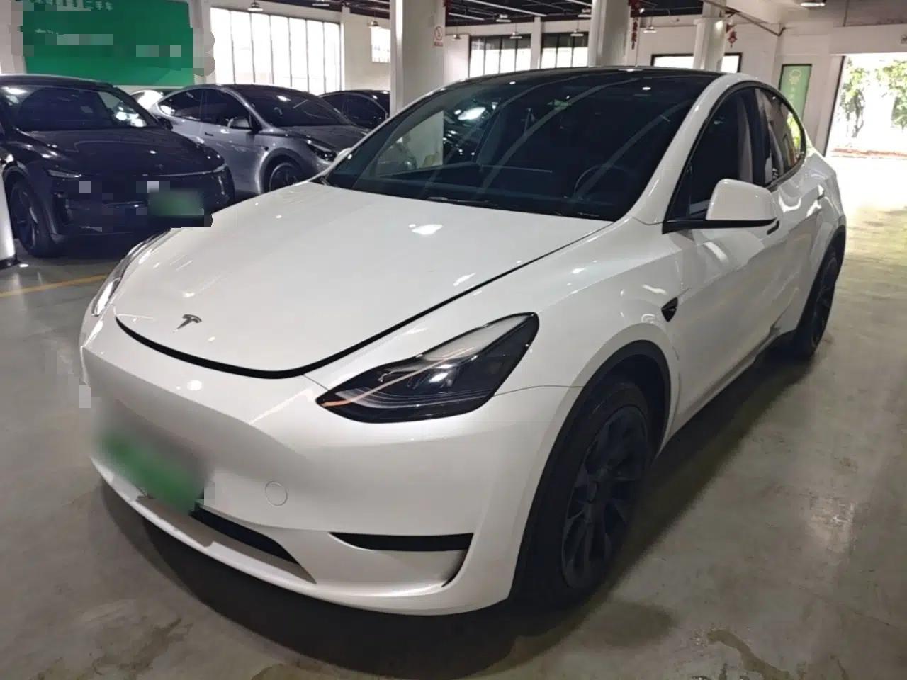 Tesla Model Y 2024 Rear-Wheel-Drive Version — миниатюра 1