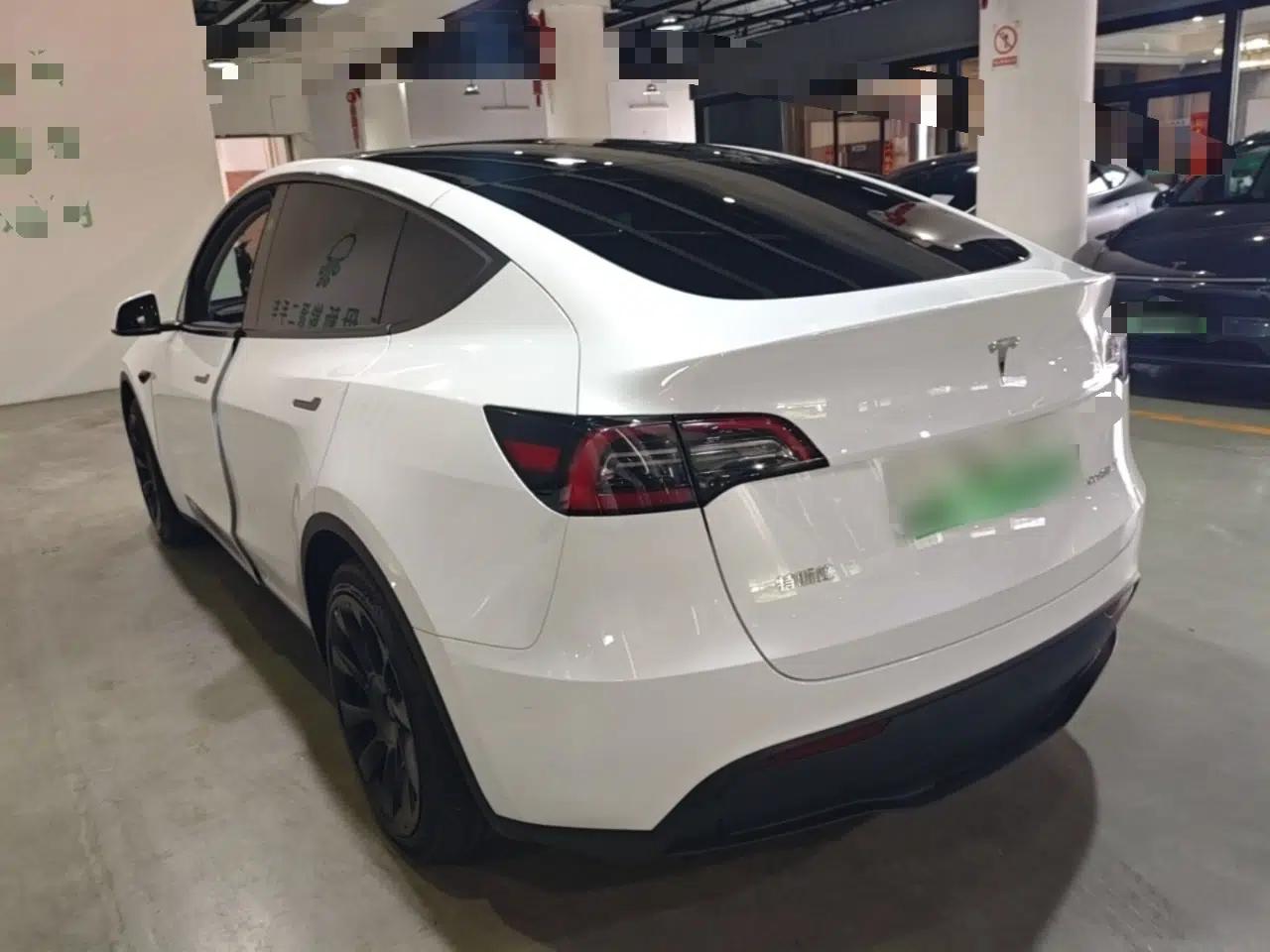 Tesla Model Y 2024 Rear-Wheel-Drive Version — миниатюра 4