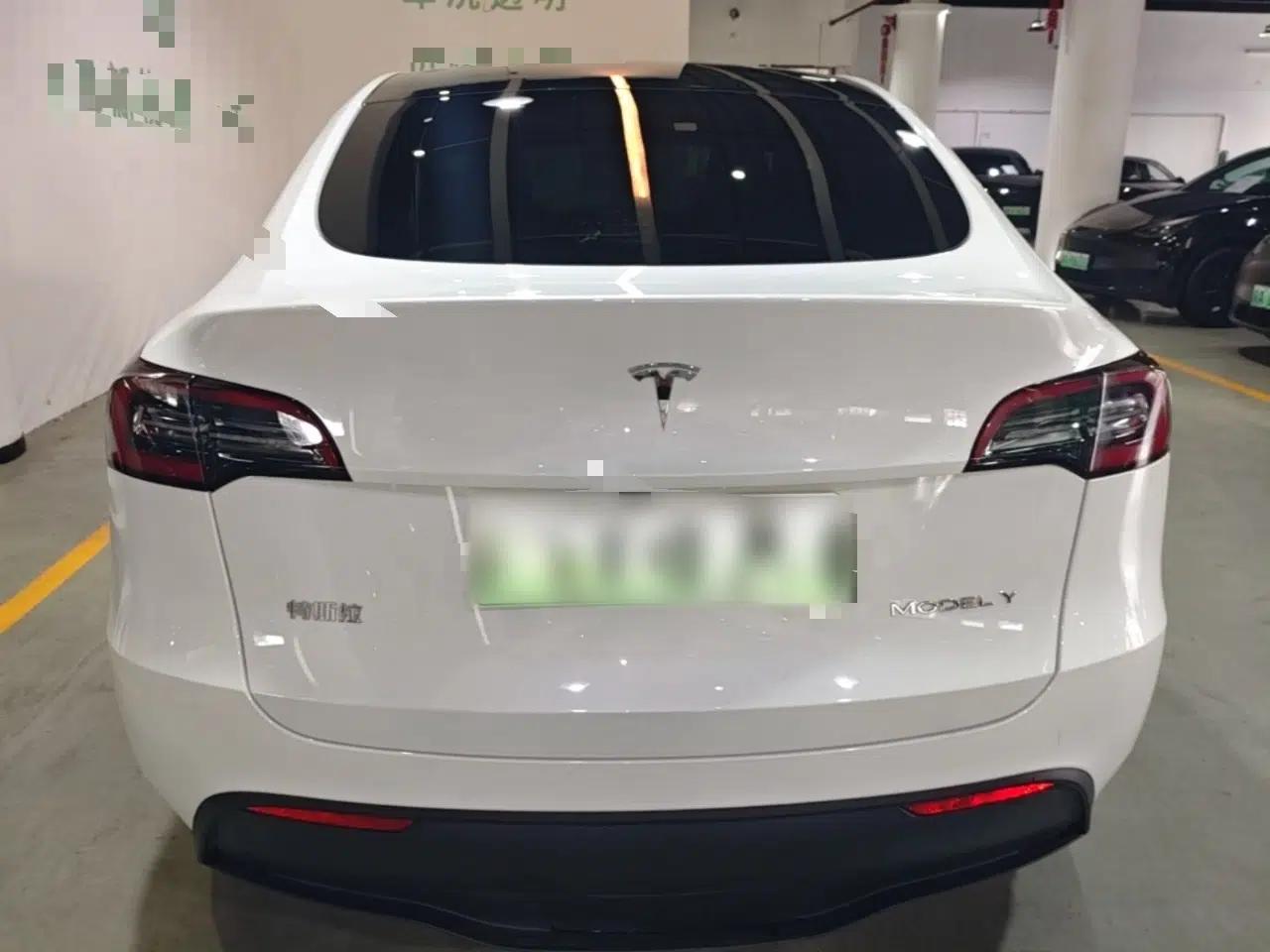 Tesla Model Y 2024 Rear-Wheel-Drive Version — миниатюра 5