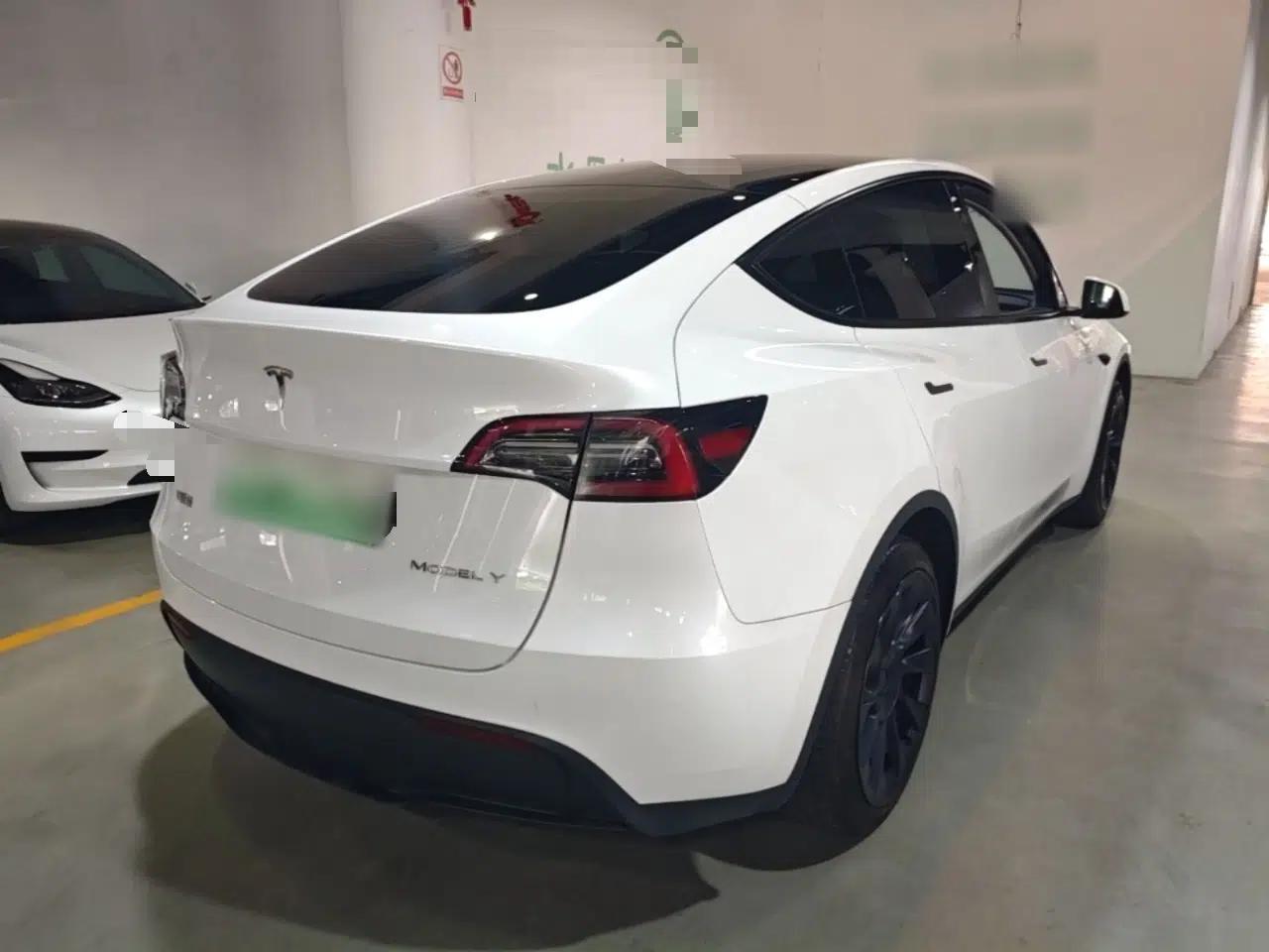 Tesla Model Y 2024 Rear-Wheel-Drive Version — миниатюра 6