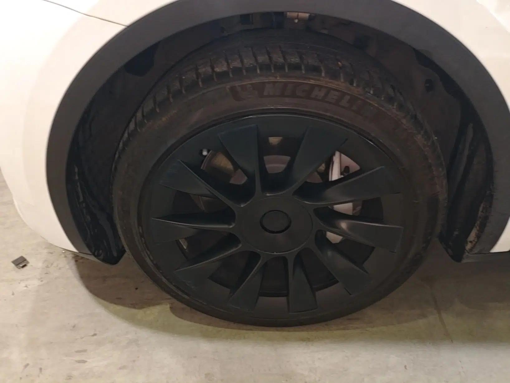 Tesla Model Y 2024 Rear-Wheel-Drive Version — миниатюра 10