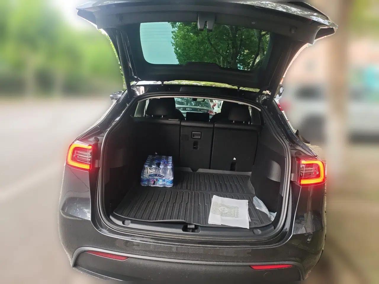 Tesla Model Y 2024 Rear-Wheel-Drive Version — миниатюра 19