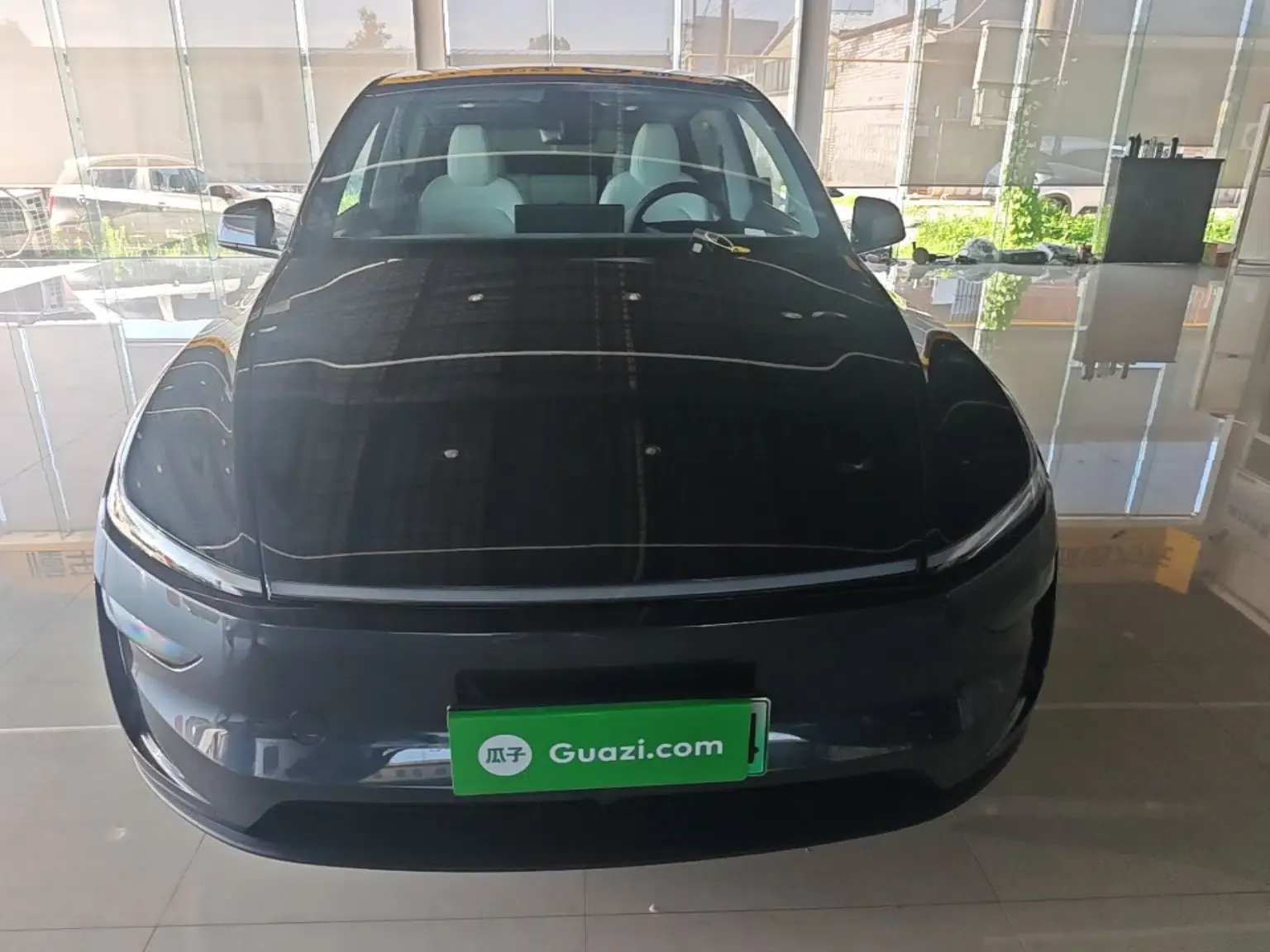 Tesla Model Y 2025 Long-Range All-Wheel Drive First Edition — миниатюра 2