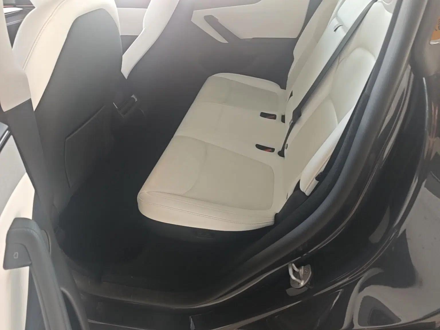 Tesla Model Y 2025 Long-Range All-Wheel Drive First Edition — миниатюра 20