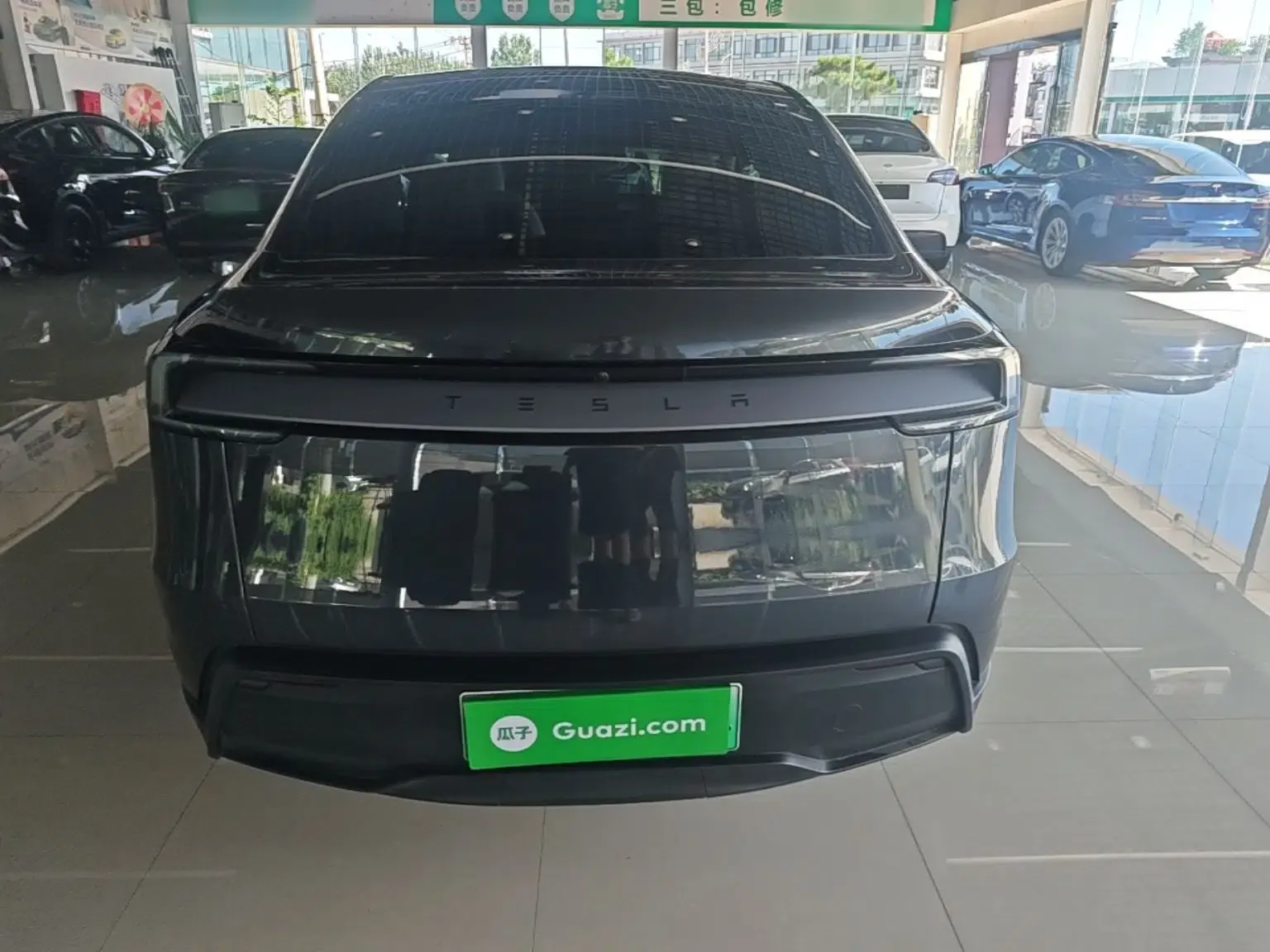 Tesla Model Y 2025 Long-Range All-Wheel Drive First Edition — миниатюра 5
