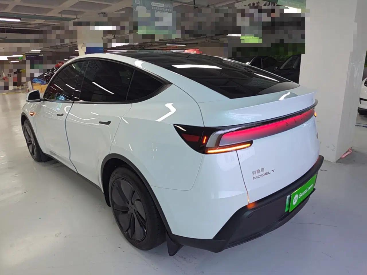 Tesla Model Y 2026 Rear-Drive Model — миниатюра 4