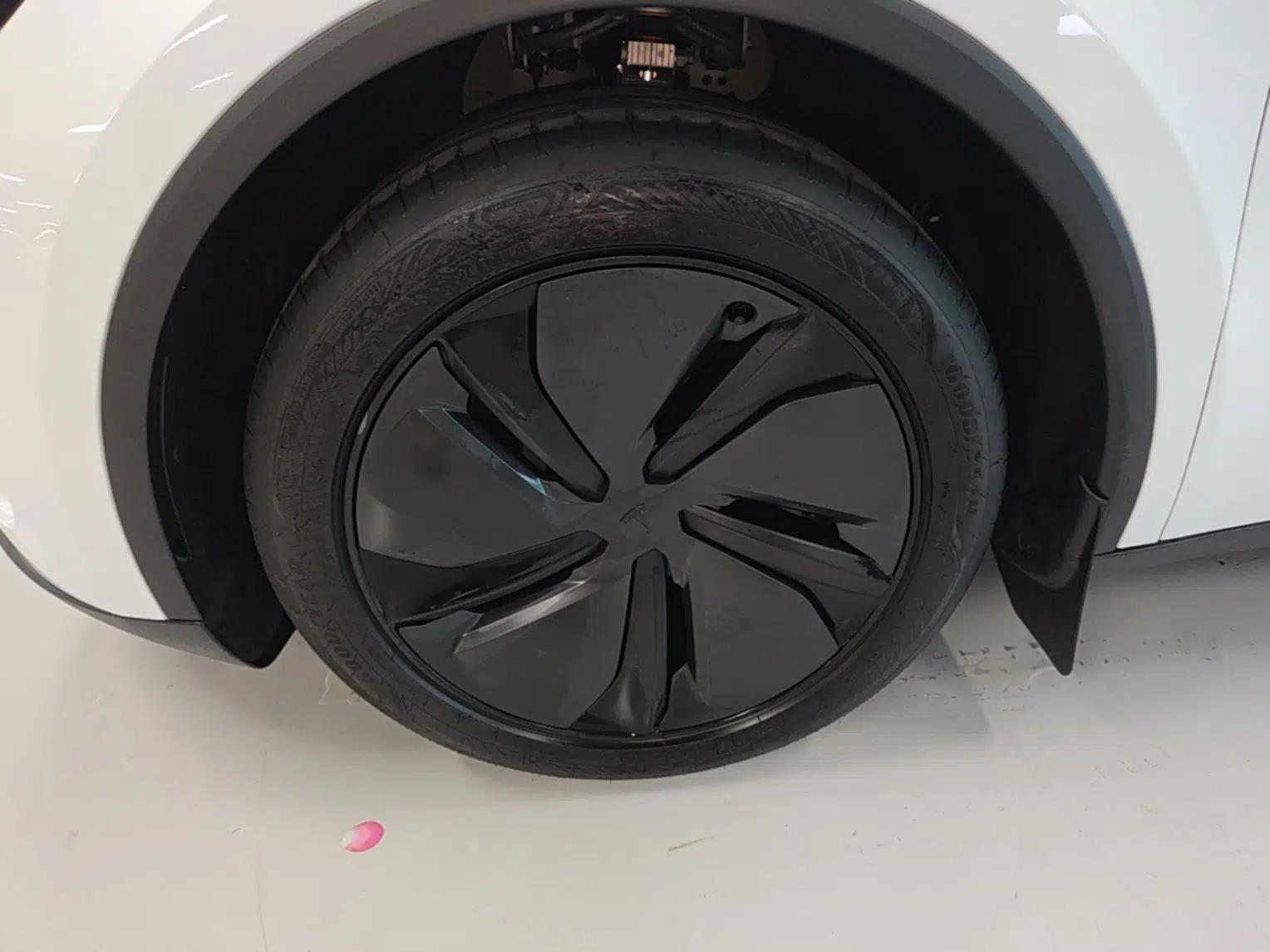 Tesla Model Y 2026 Rear-Drive Model — миниатюра 10