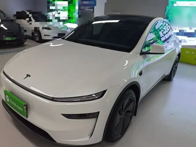 Tesla Model Y 2026 Rear-Drive Model
