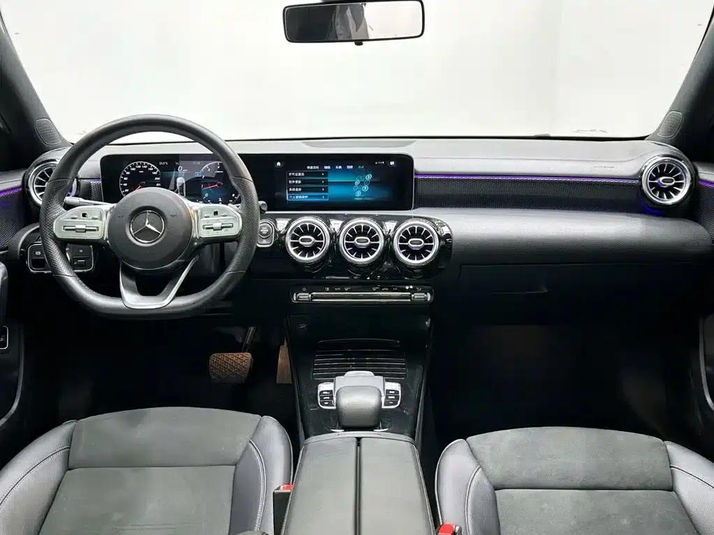 2019 Mercedes-Benz A-Class A 200 L Sport Sedan — миниатюра 11