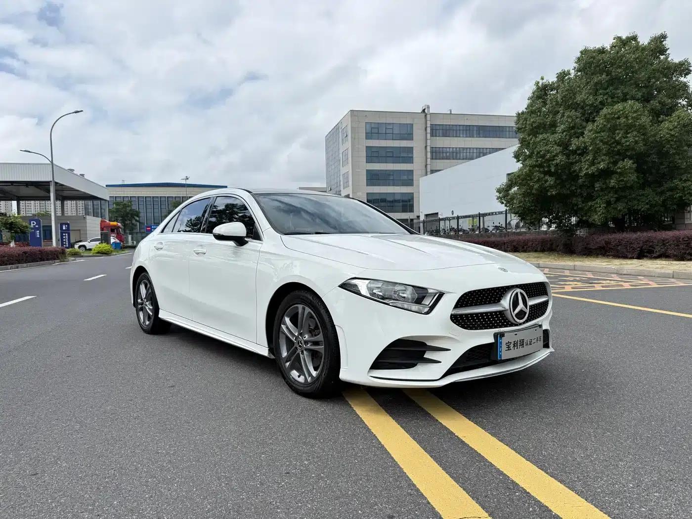 2021 Mercedes-Benz A-Class A 200 L Sport Sedan Dynamic — миниатюра 2