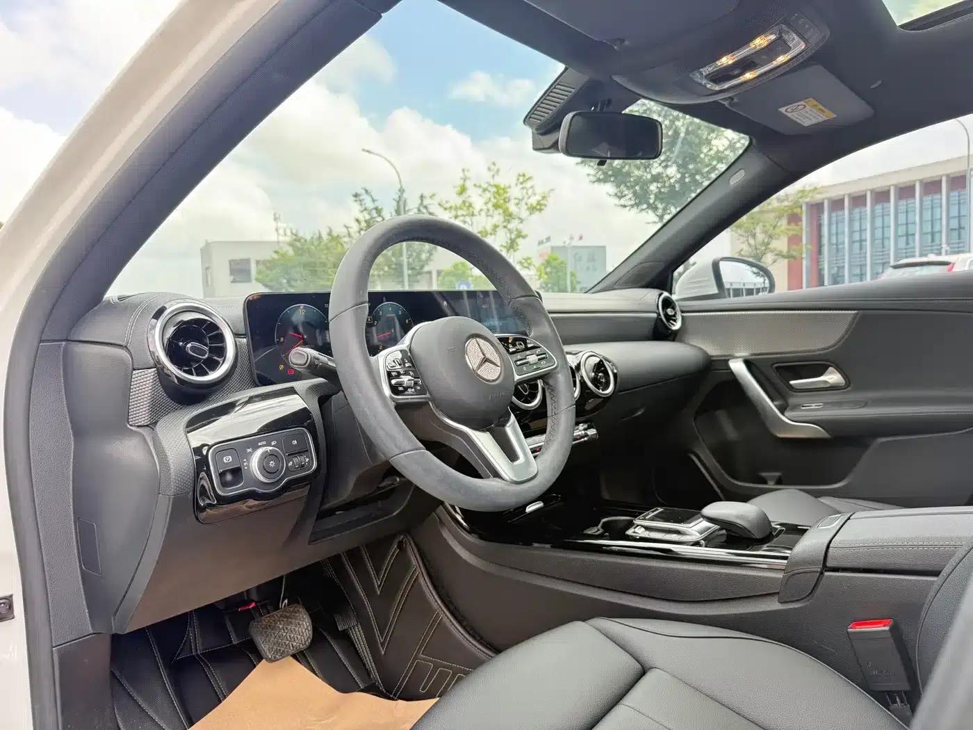 2021 Mercedes-Benz A-Class A 200 L Sport Sedan Dynamic — миниатюра 5