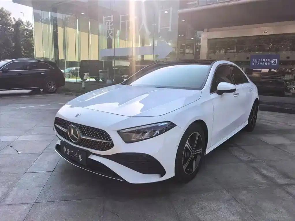 2023 Mercedes-Benz A-Class A 200 L Fashion Edition — миниатюра 2