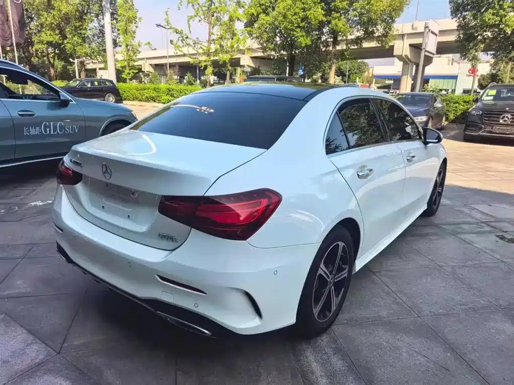2023 Mercedes-Benz A-Class A 200 L Fashion Edition — миниатюра 3