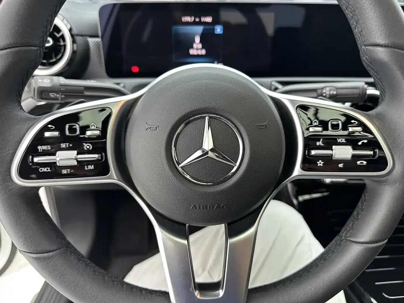 Mercedes-Benz A-Class 2022 Facelift A 180 L Sport Sedan — миниатюра 14