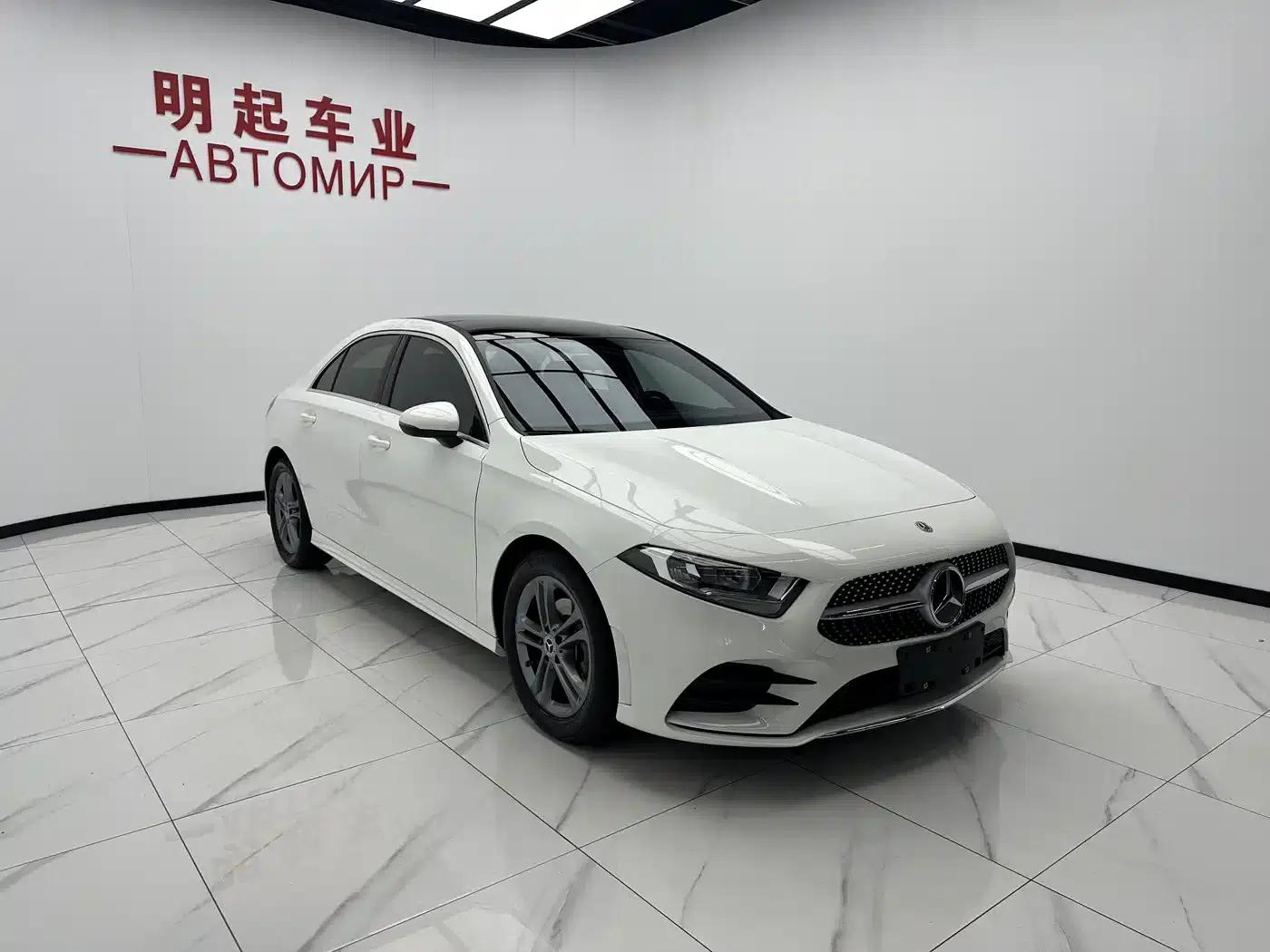 Mercedes-Benz A-Class 2022 Facelift A 180 L Sport Sedan — миниатюра 3