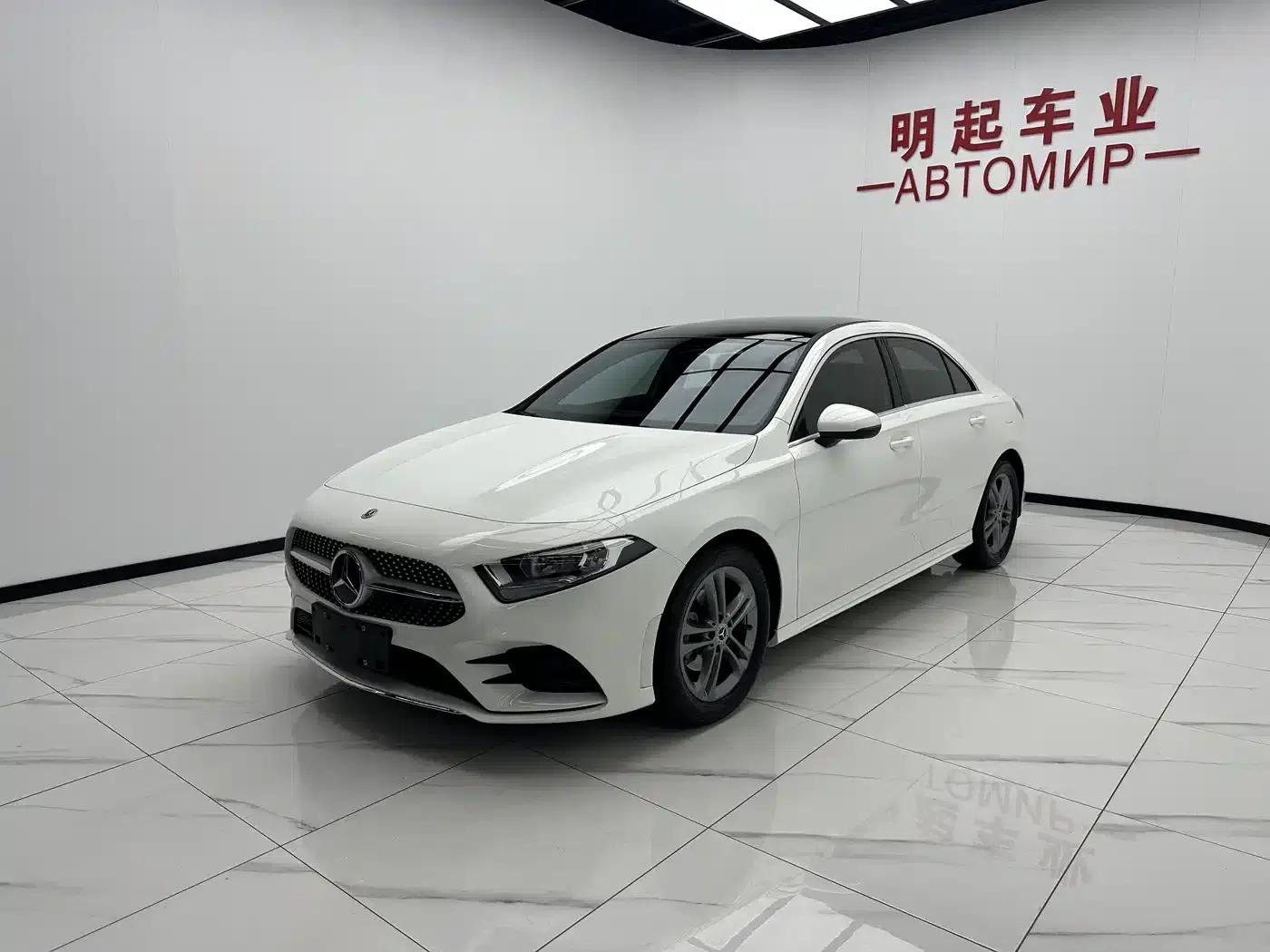 Mercedes-Benz A-Class 2022 Facelift A 180 L Sport Sedan — миниатюра 4