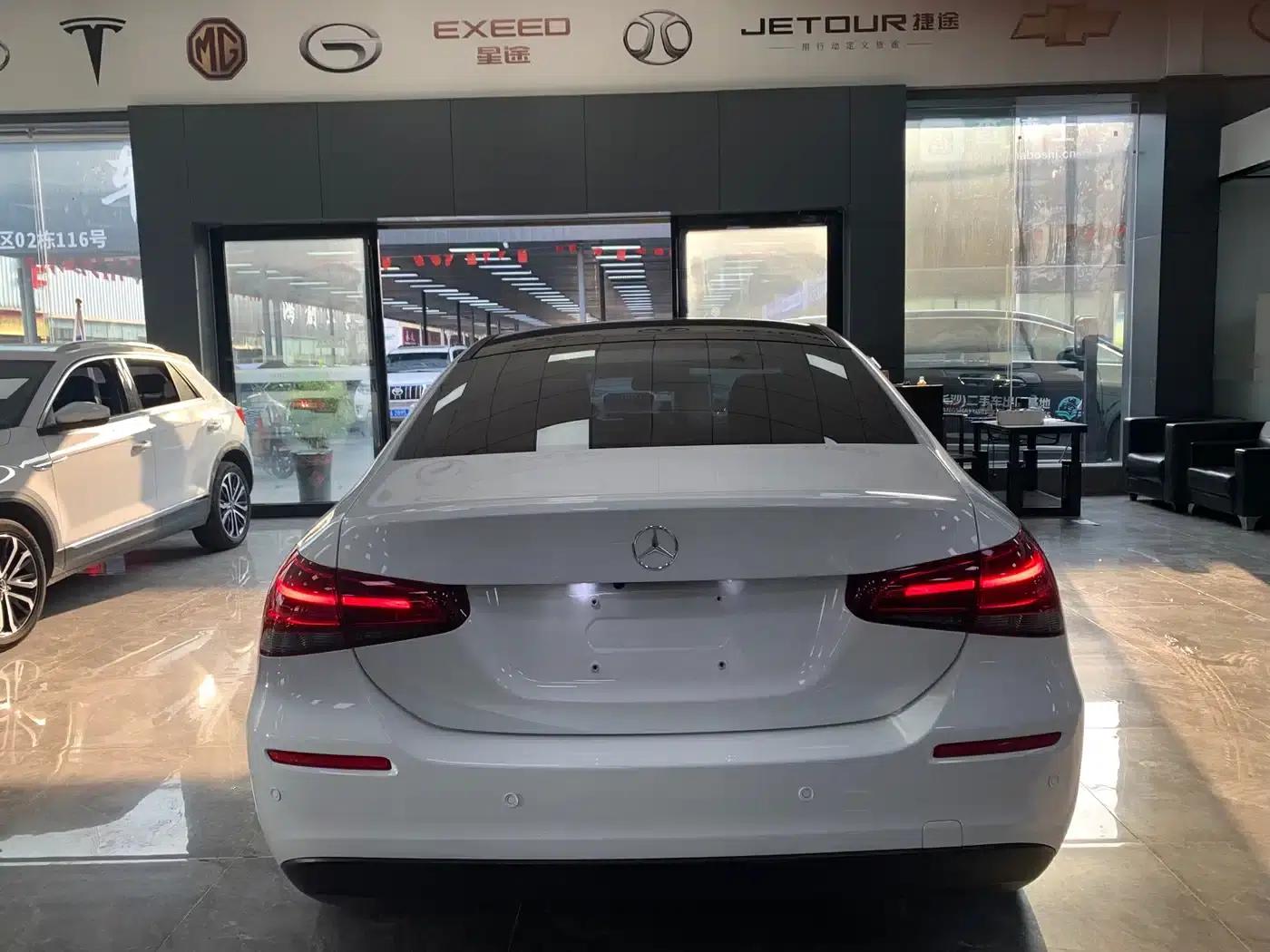 2022 Mercedes-Benz A-Class A 180 L — миниатюра 15