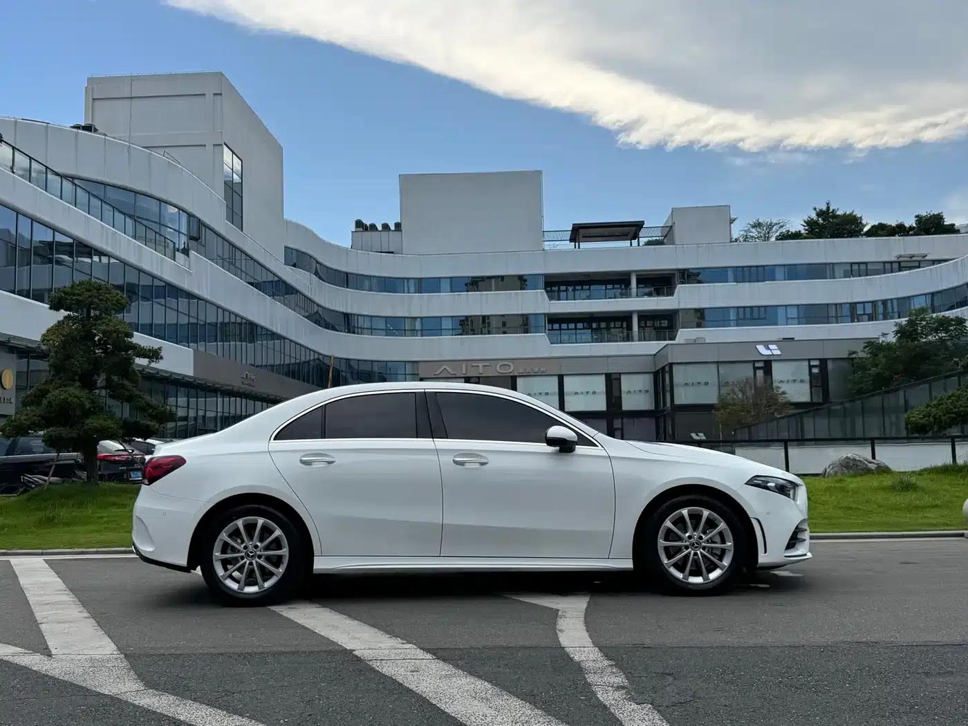 Mercedes-Benz A-Class 2020 A 200 L Sport Sedan — миниатюра 16