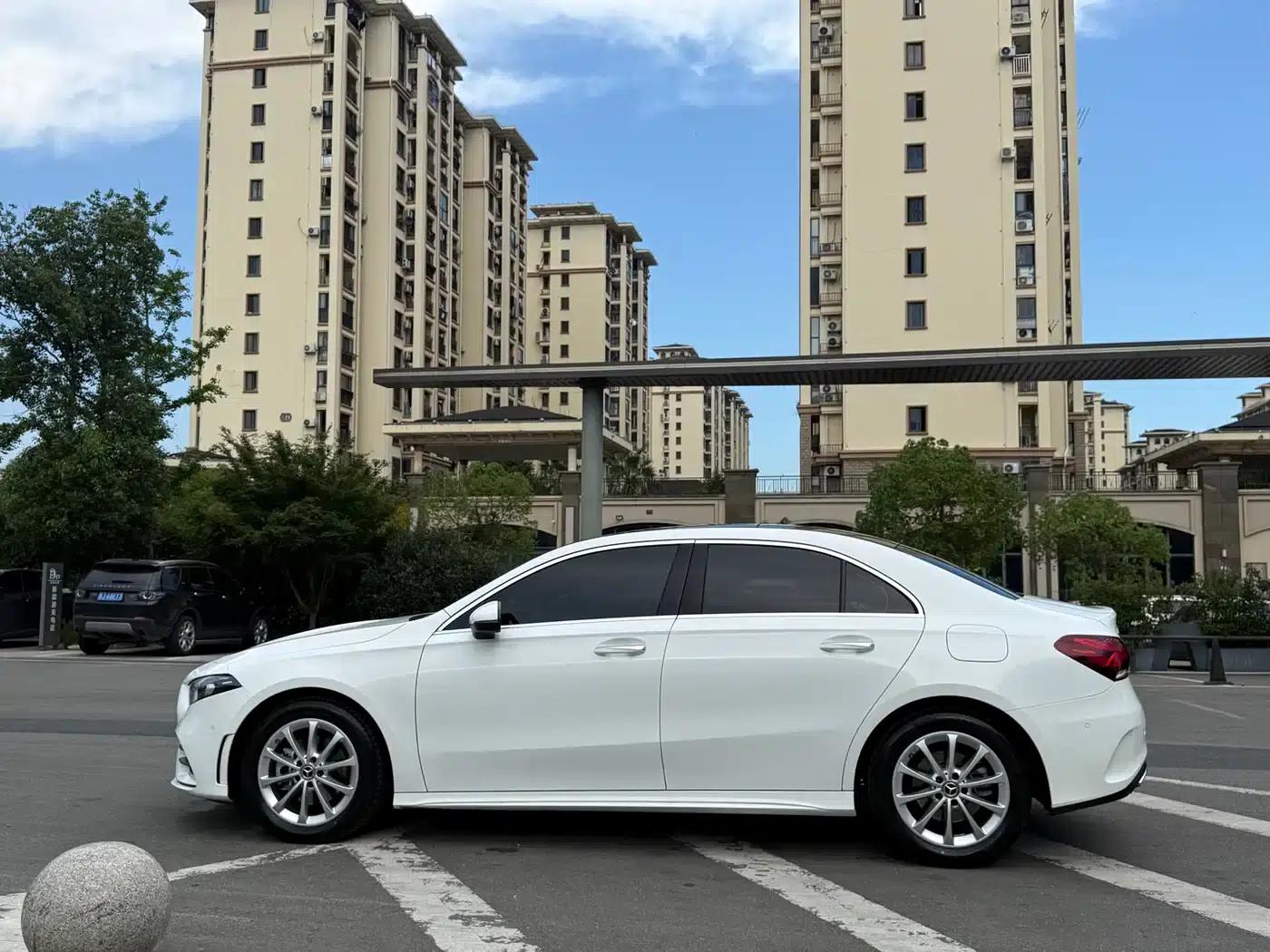 Mercedes-Benz A-Class 2020 A 200 L Sport Sedan — миниатюра 17