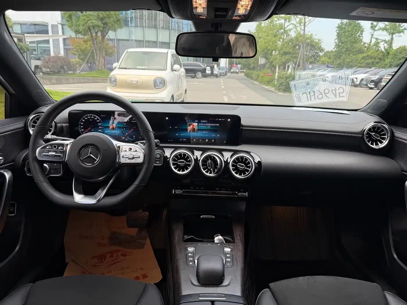 Mercedes-Benz A-Class 2020 A 200 L Sport Sedan — миниатюра 4