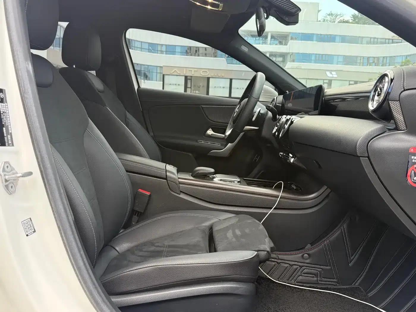 Mercedes-Benz A-Class 2020 A 200 L Sport Sedan — миниатюра 6