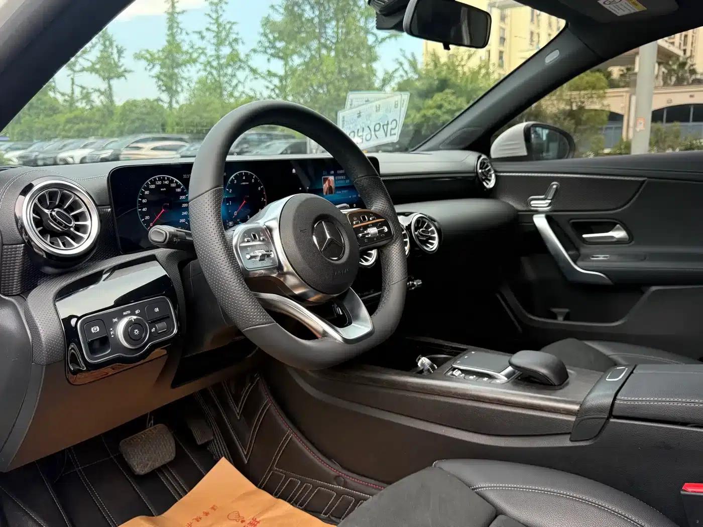 Mercedes-Benz A-Class 2020 A 200 L Sport Sedan — миниатюра 9