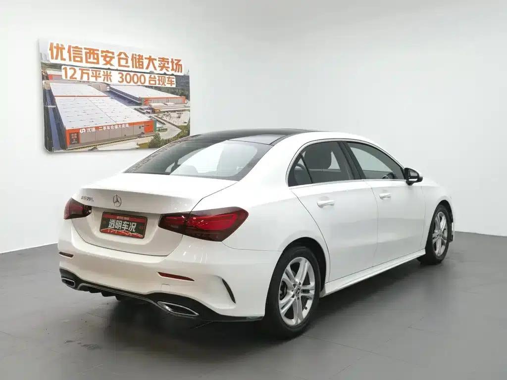 2023 Mercedes-Benz A-Class A 180 L — миниатюра 2