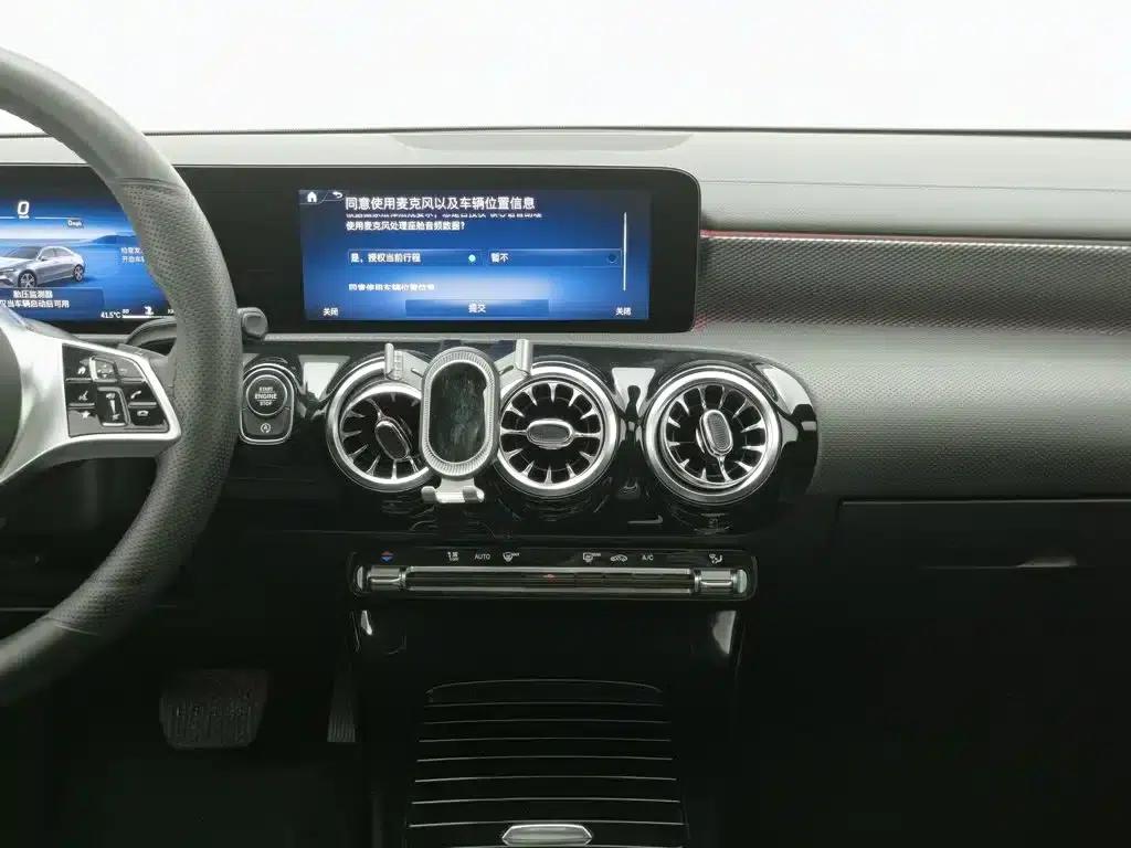 2023 Mercedes-Benz A-Class A 180 L — миниатюра 12