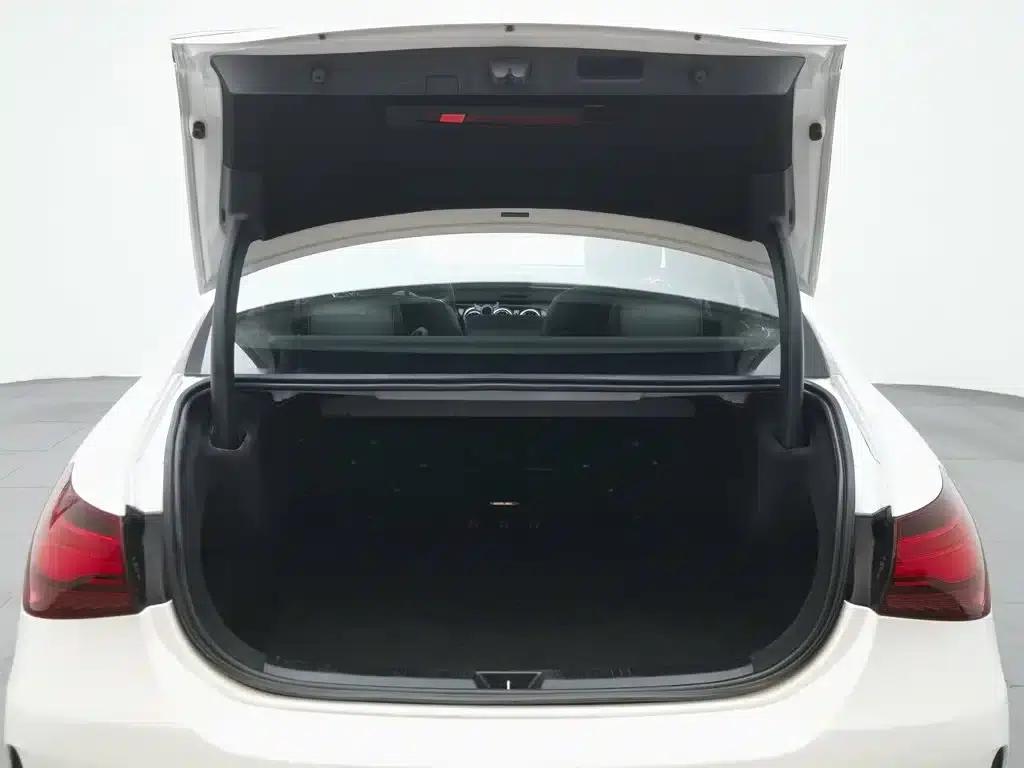 2023 Mercedes-Benz A-Class A 180 L — миниатюра 16