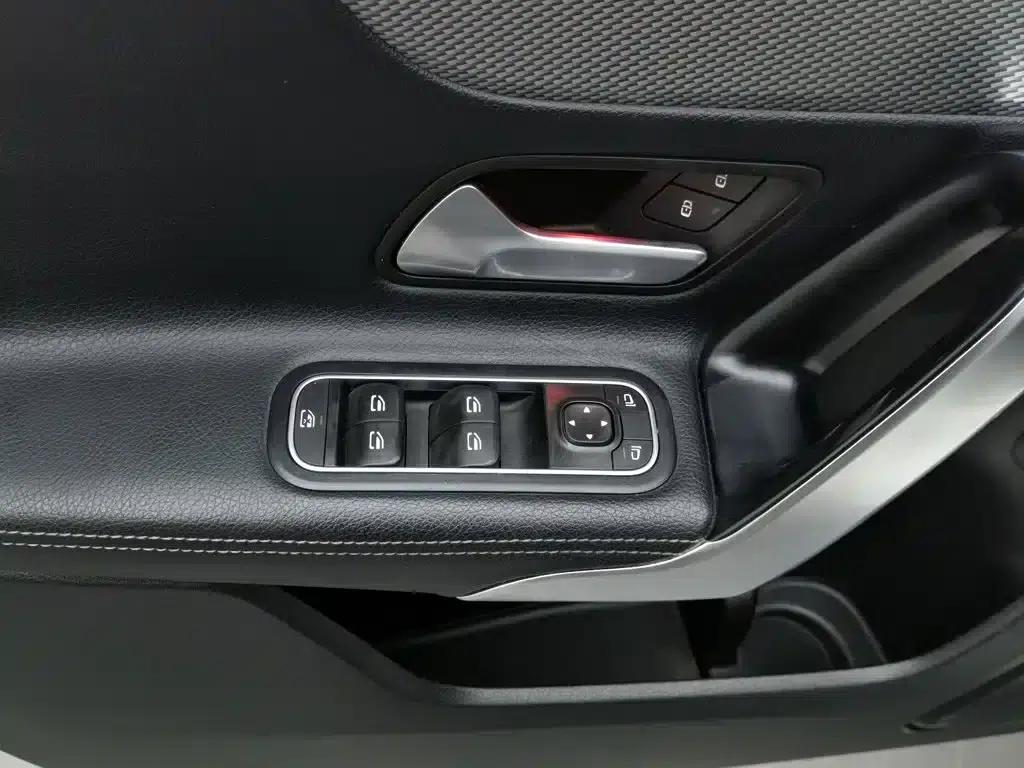 2023 Mercedes-Benz A-Class A 180 L — миниатюра 9