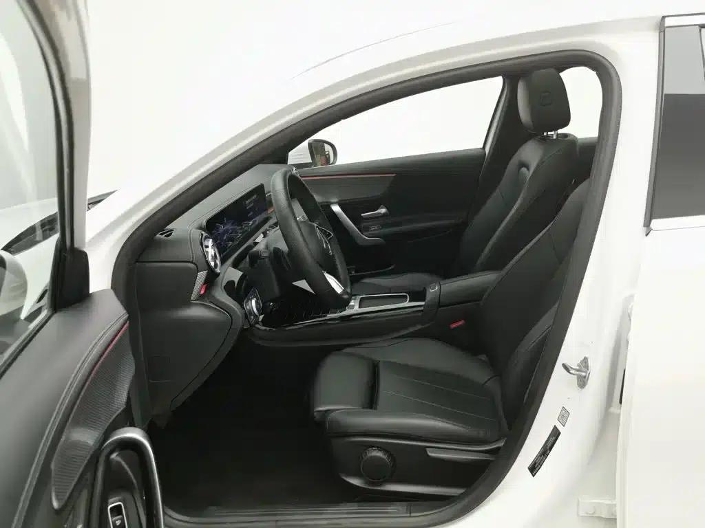 2023 Mercedes-Benz A-Class A 180 L — миниатюра 10