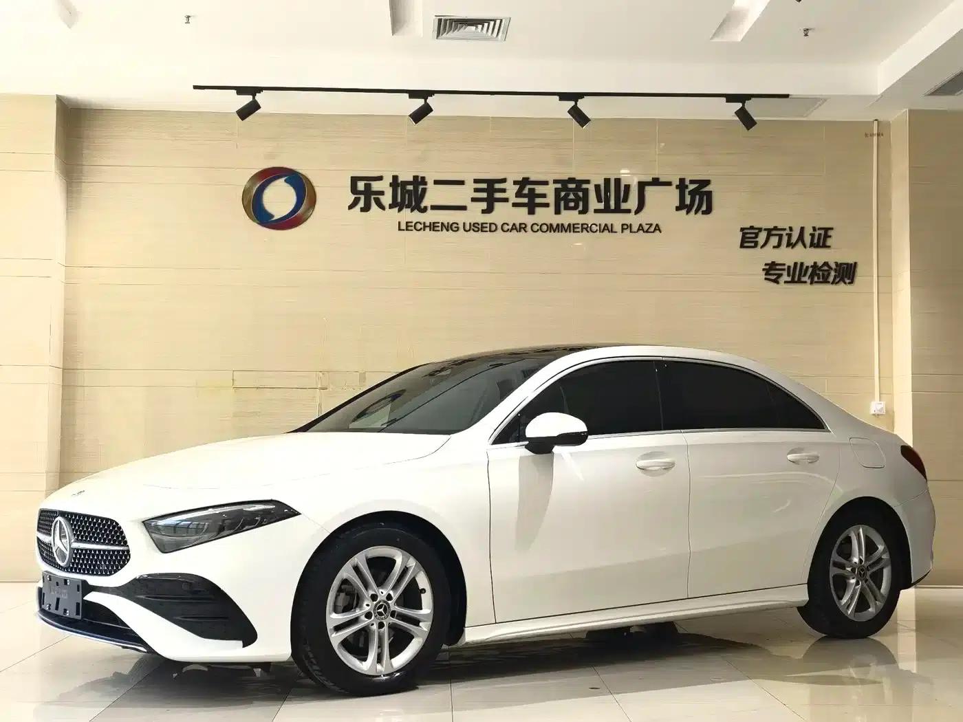 2023 Mercedes-Benz A-Class A 180 L — миниатюра 1