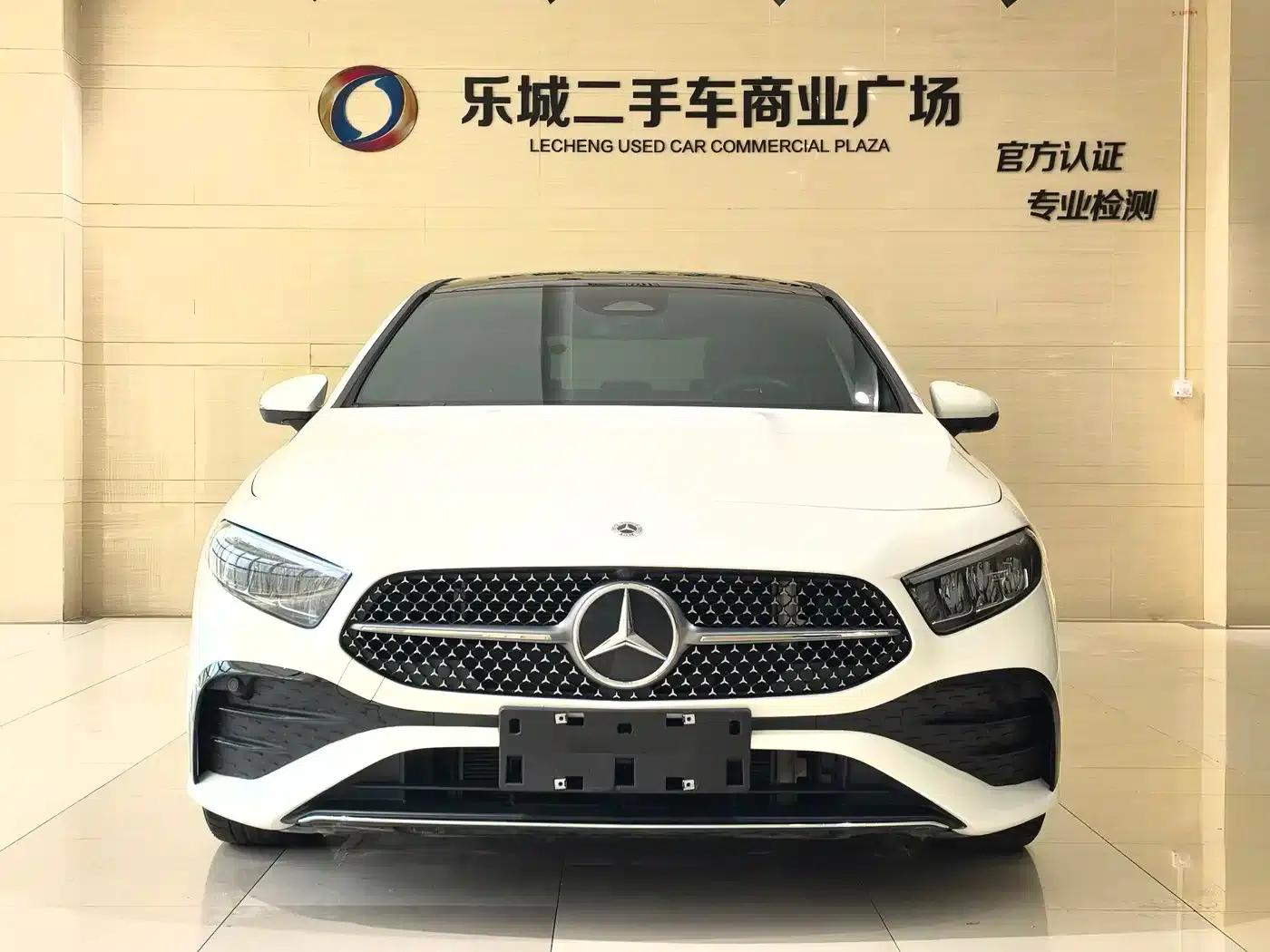 2023 Mercedes-Benz A-Class A 180 L — миниатюра 2